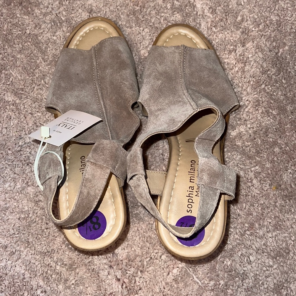 TAN WEDGES
